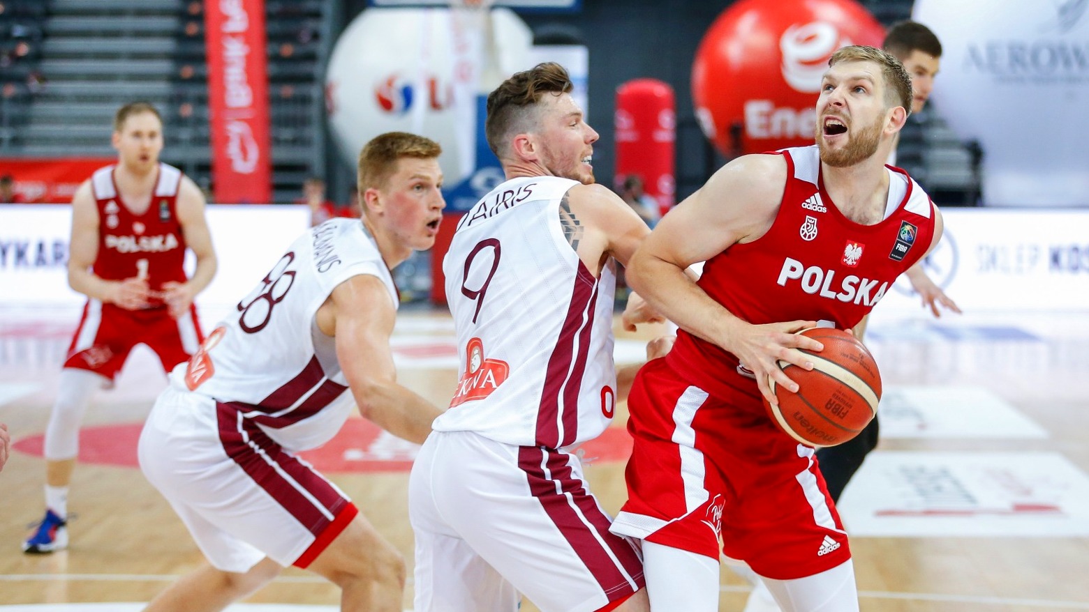 VAKARA SPORTA STUNDA: Latvijas vīriešu basketbola izlase aizvada pirmo spēli Lukas Banki vadībā