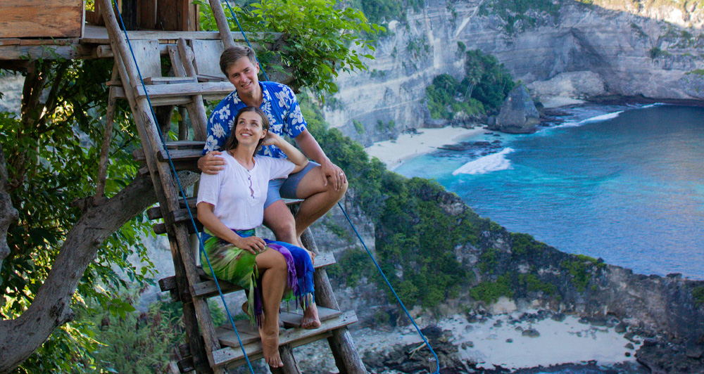 Šikā Bali viesnīcā bez maksas? Satura radītāji Sigita un Artūrs brokasto ar lauvām un turpina ceļojumu Indonēzijā