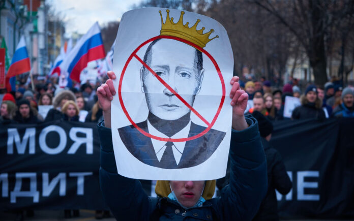 Putins nepabeigtu vēsturniekus