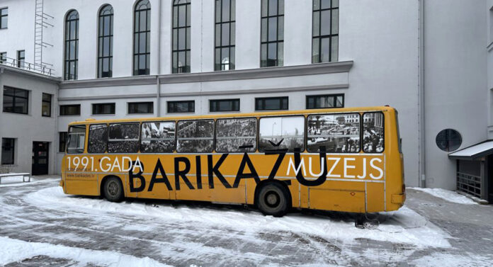 Barikāžu autobuss