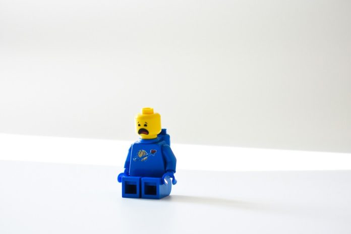 Bēdīgs, izmisis, emocijas, lego, figūriņa, spēle