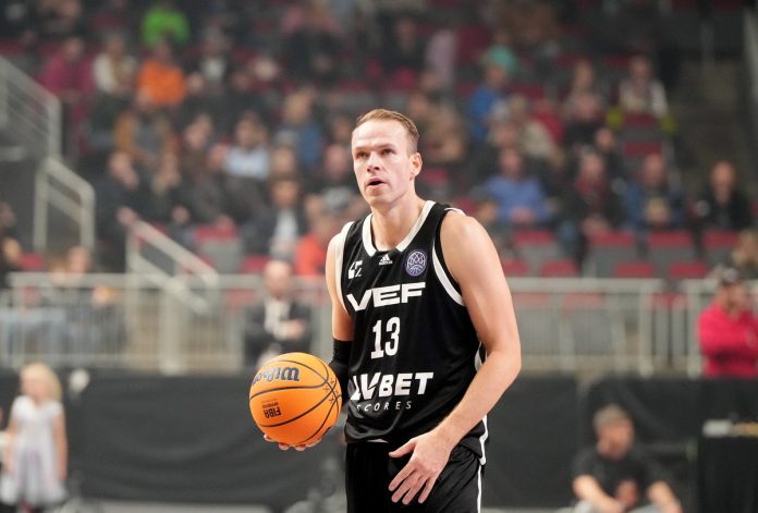 Basketbolists un treneris Māris Gulbis