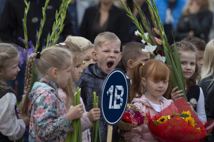 Zinību diena, 1. septembris, skola, bērni, skolēni