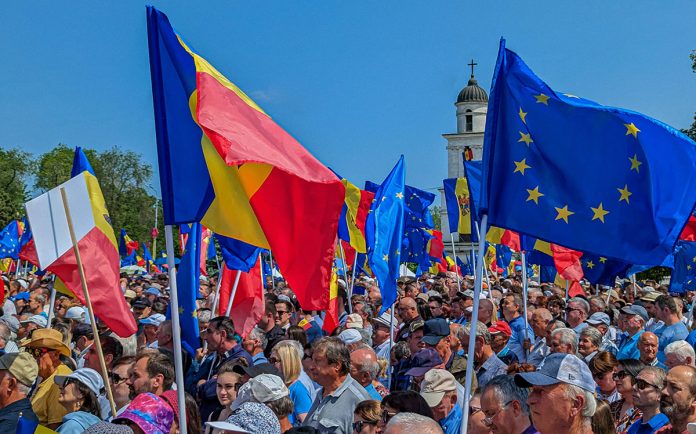 Moldova Eiropa karogi
