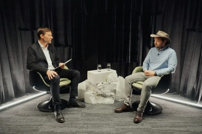 MI eksperts Ēvalds Urtāns un Armands Broks