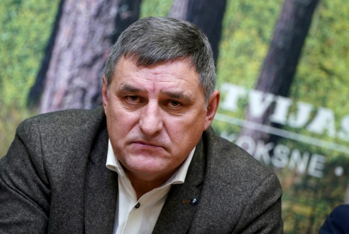 Latvijas Mednieku savienības valdes priekšsēdētājs Juris Buškevics