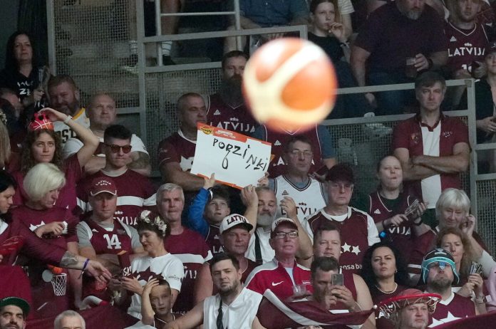 Līdzjutēji, fani, Eiropas čempionāts, spēle, bumba, basketbols