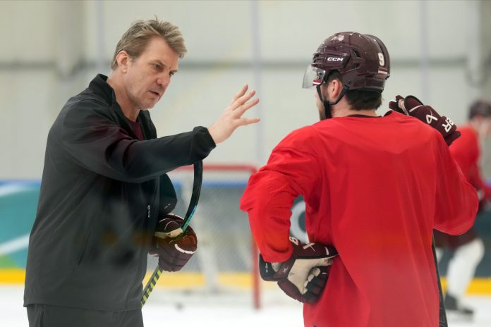 Latvijas hokeja izlases treneris Sandis Ozoliņš