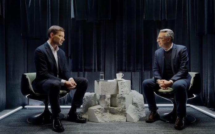 Armands Broks un LU profesors un LaSER vadītājs Daunis Auers