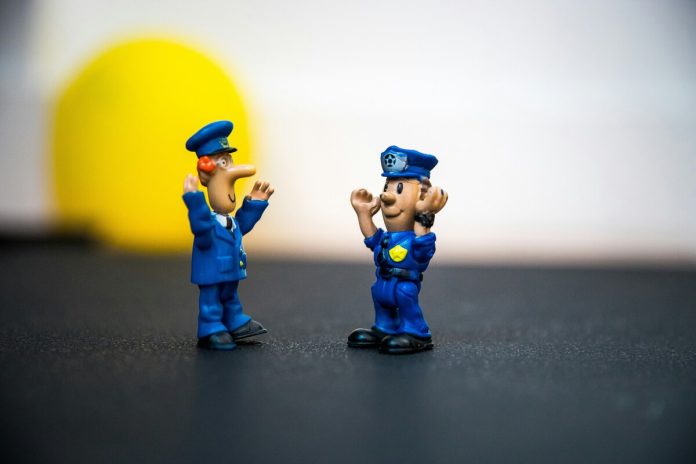 Figūriņas, policisti, emocijas, rotaļas, spēle