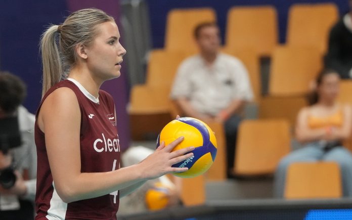 Latvijas sieviešu volejbola izlases spēlētāja Marta Kamēlija Levinska