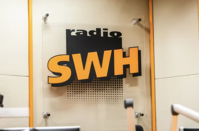 Radio SWH logotips - studija