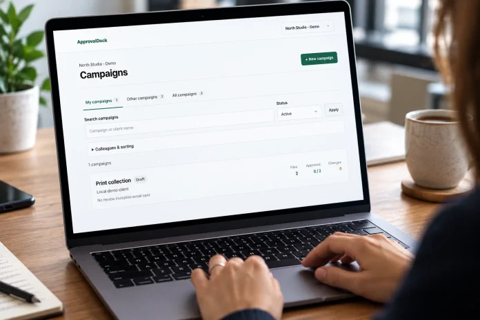 Klientu apstiprināšanas process ar ApprovalDock atvērtu datorā radošā darba vidē